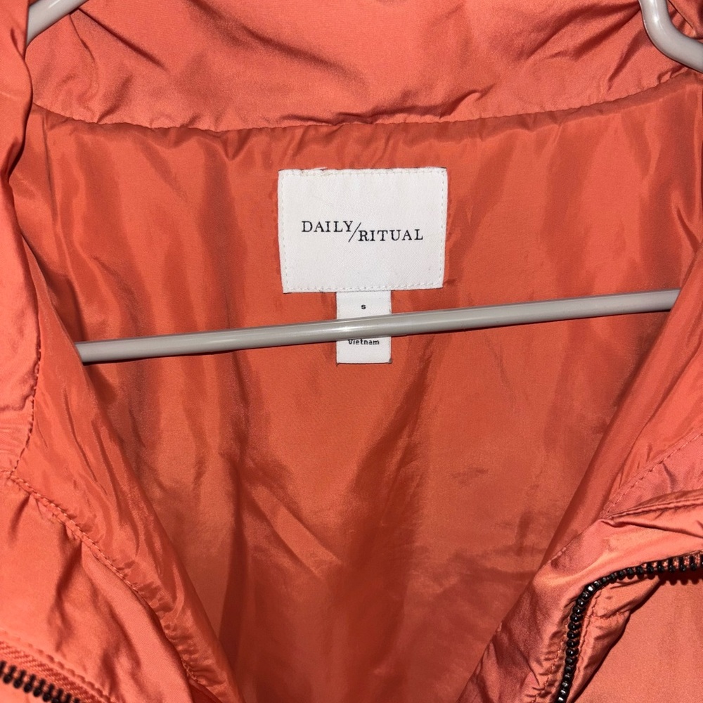 Daily Ritual Puffer Jacket - Picture 2 of 5